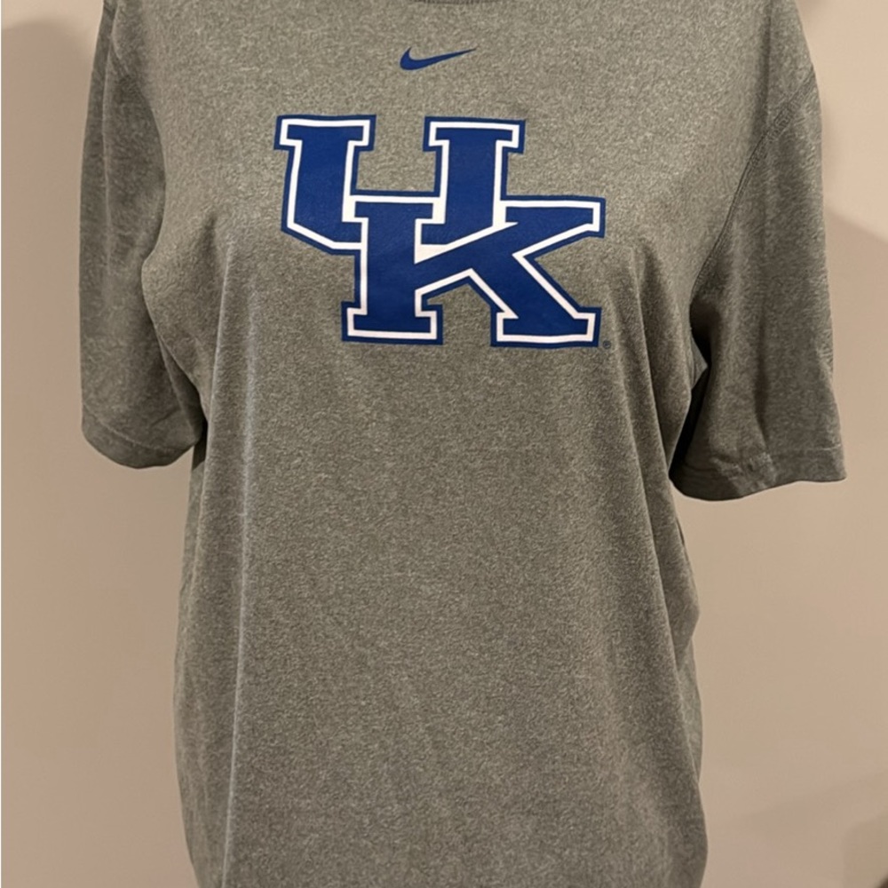 Men’s Kentucky Nike drifit tshirt size M